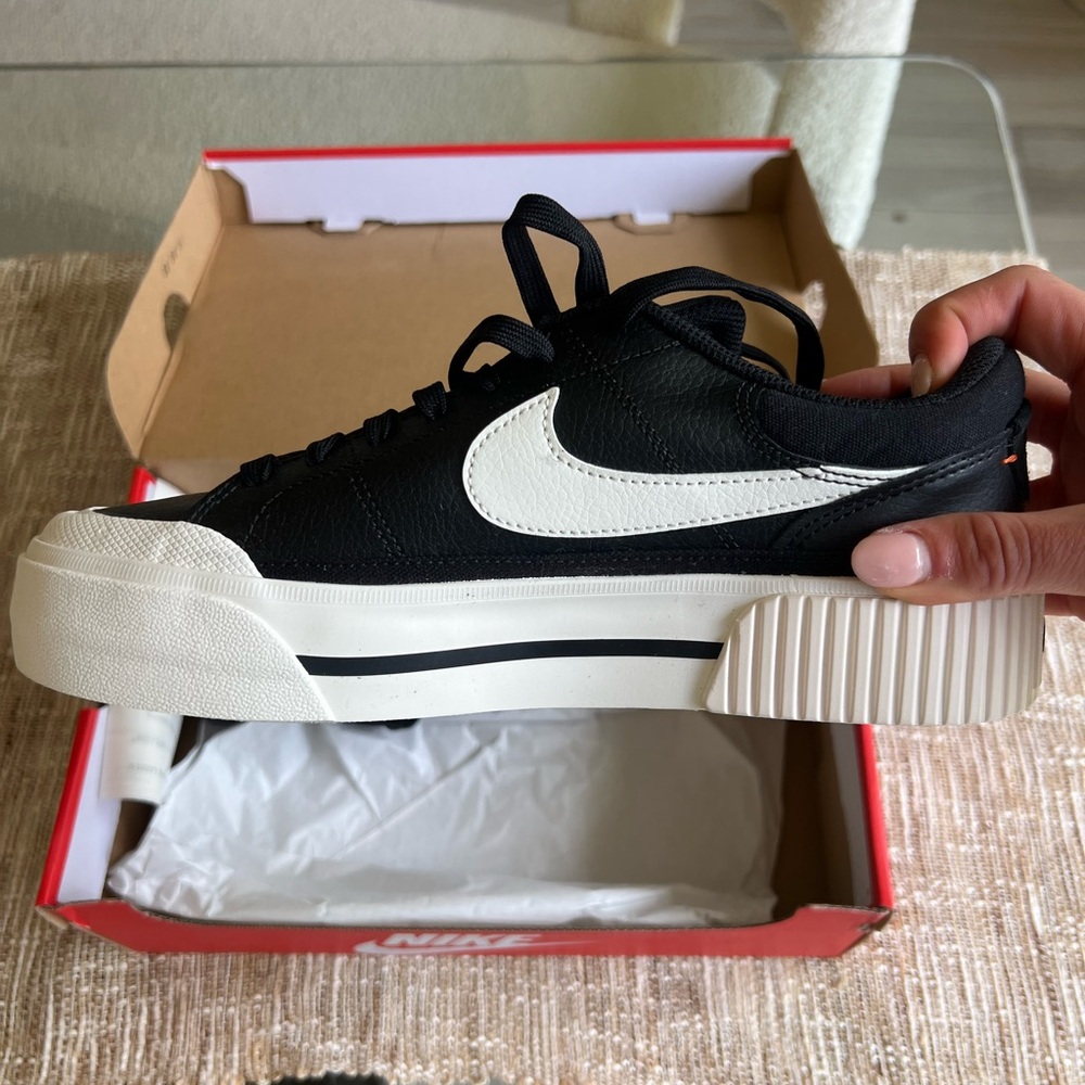 NWT - NIKE court legacy lift - BLACK